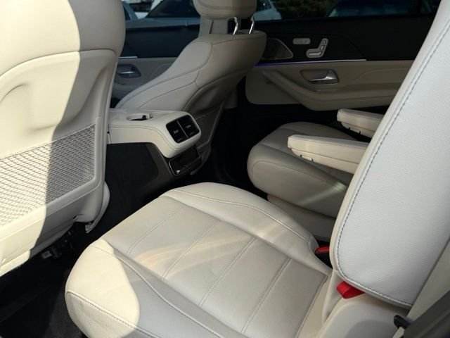Used 2021 Mercedes-Benz GLS 450 4MATIC image 24