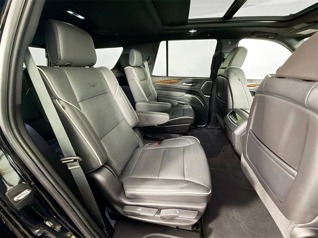 Used 2024 Cadillac Escalade Premium Luxury image 32