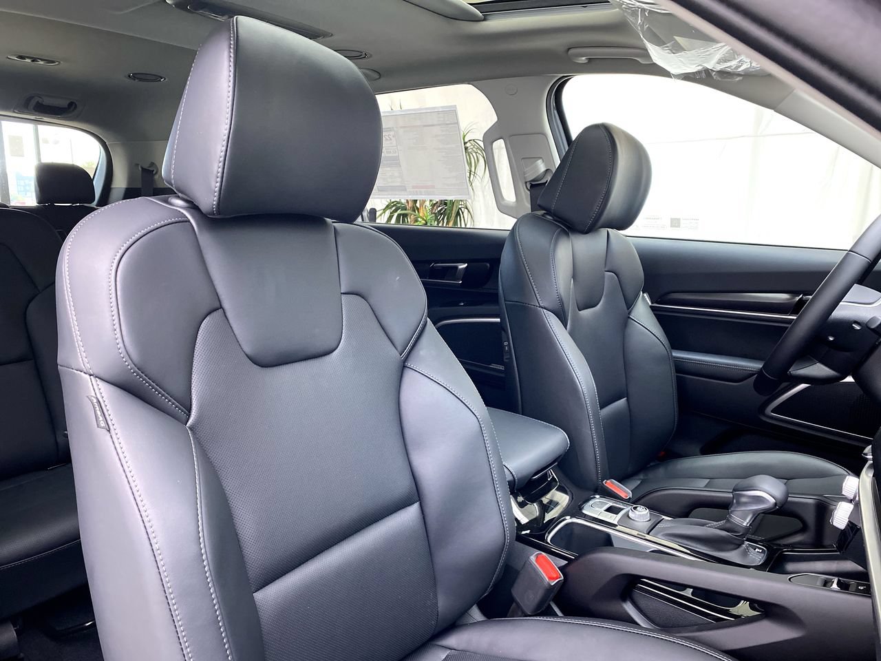 Certified 2025 Kia Telluride S FWD image 32