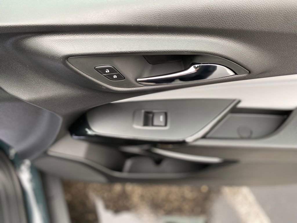 New 2026 Chevrolet Trax LT w/ LT Convenience Package FWD image 10