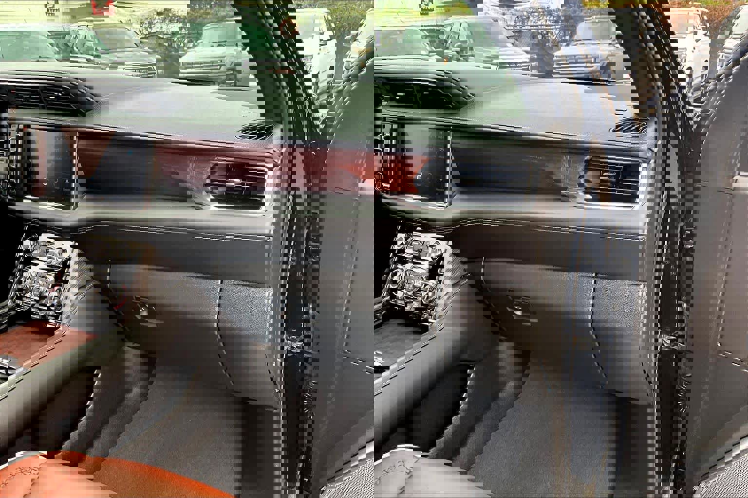 Used 2023 GMC Yukon Denali Ultimate image 19