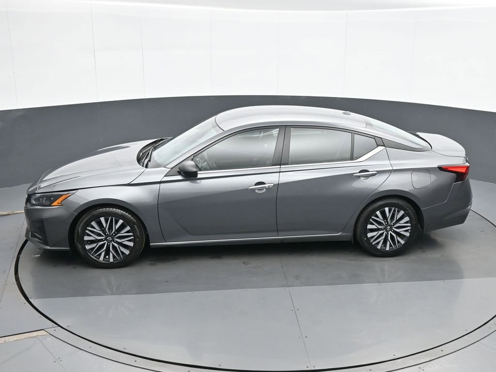 Used 2024 Nissan Altima 2.5 SV image 18
