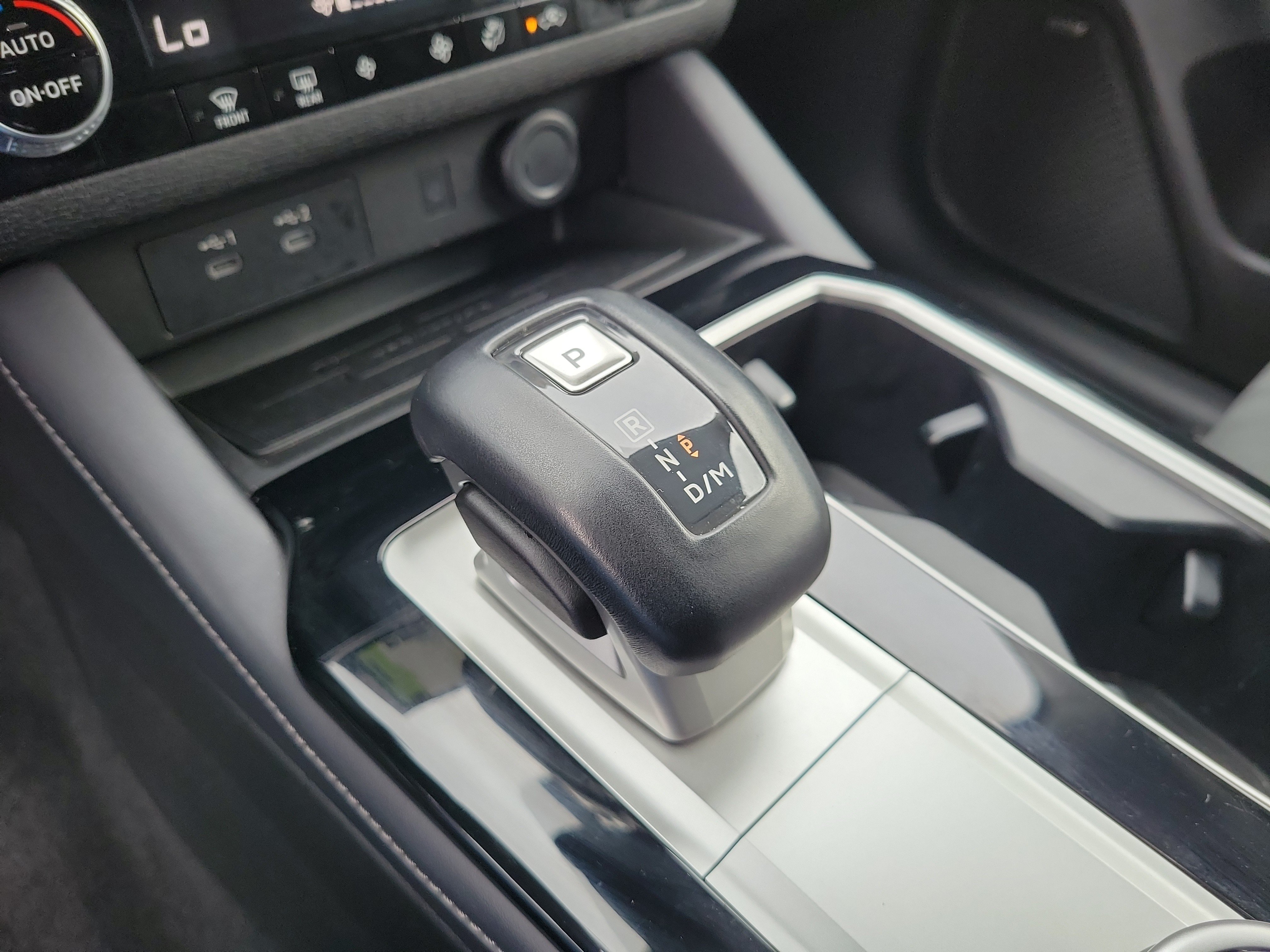 Used 2025 Mitsubishi Outlander SE FWD image 25