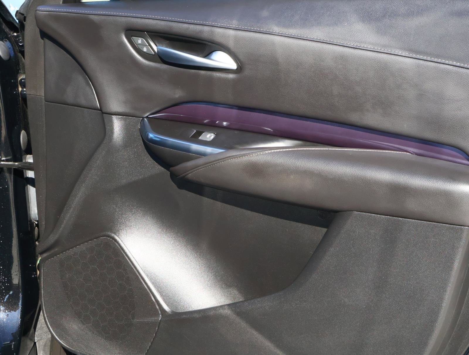 Used 2023 Cadillac XT4 Luxury w/ Cold Weather Package image 21