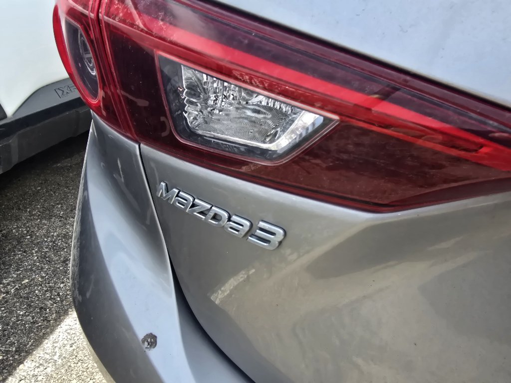 Used 2016 MAZDA MAZDA3 s Grand Touring FWD image 11