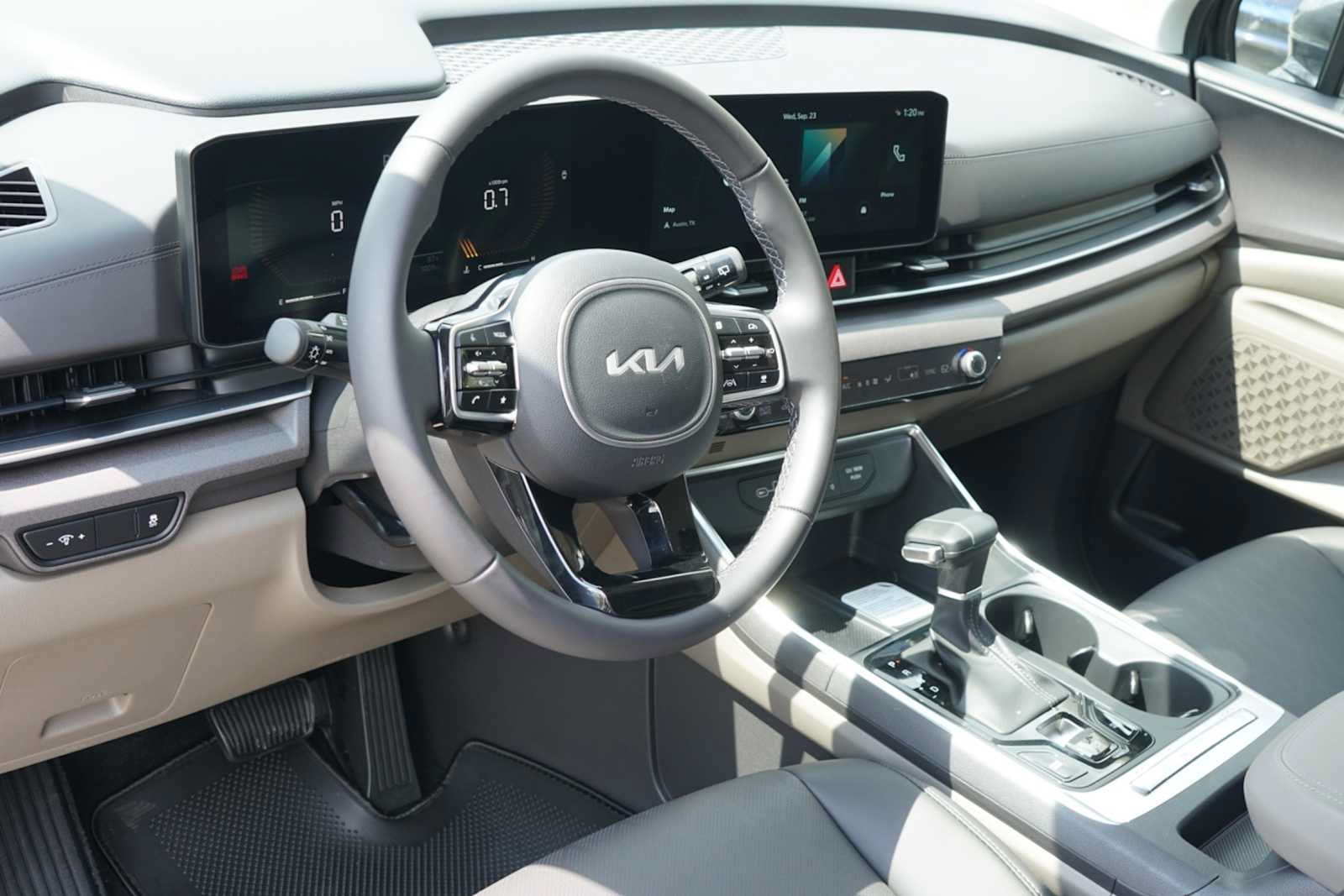 Certified 2026 Kia Carnival EX FWD image 7