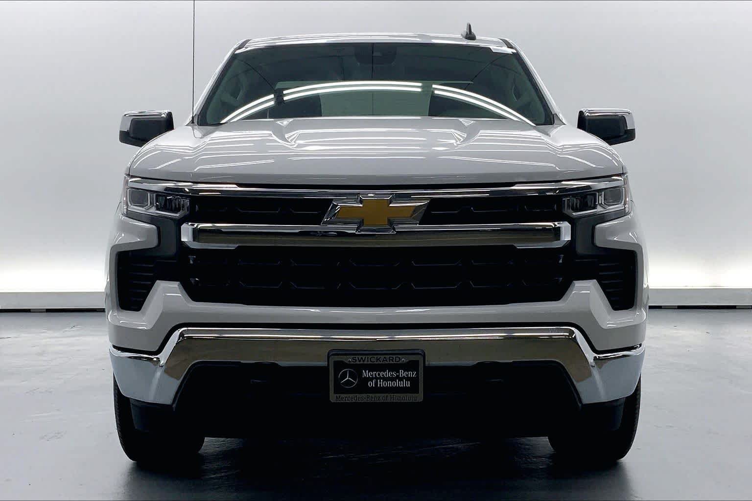 Used 2023 Chevrolet Silverado 1500 LT AWD/4WD image 5