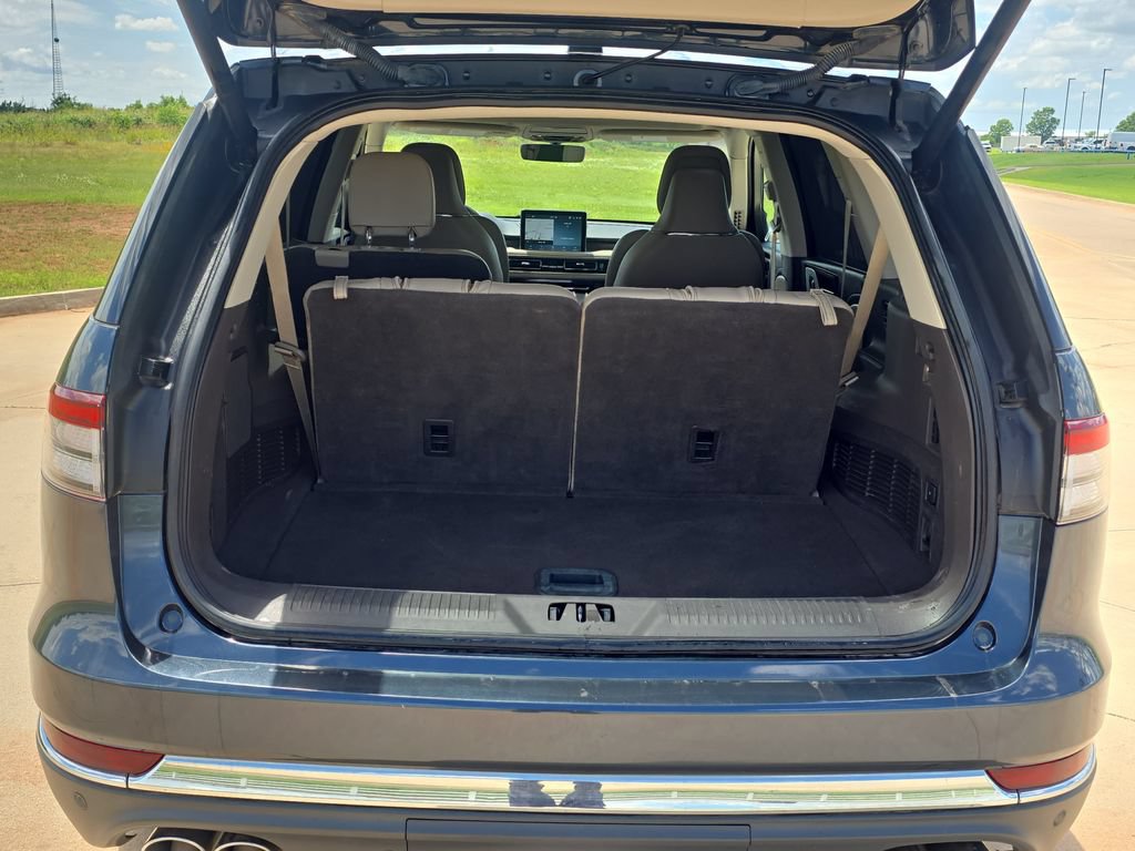 Used 2022 Lincoln Aviator Reserve w/ Equipment Group 201A AWD/4WD image 13
