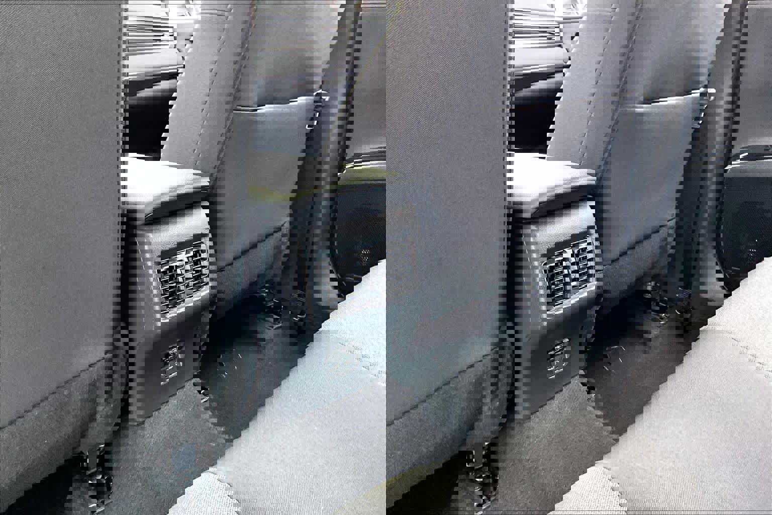 Used 2025 Toyota Camry LE image 34