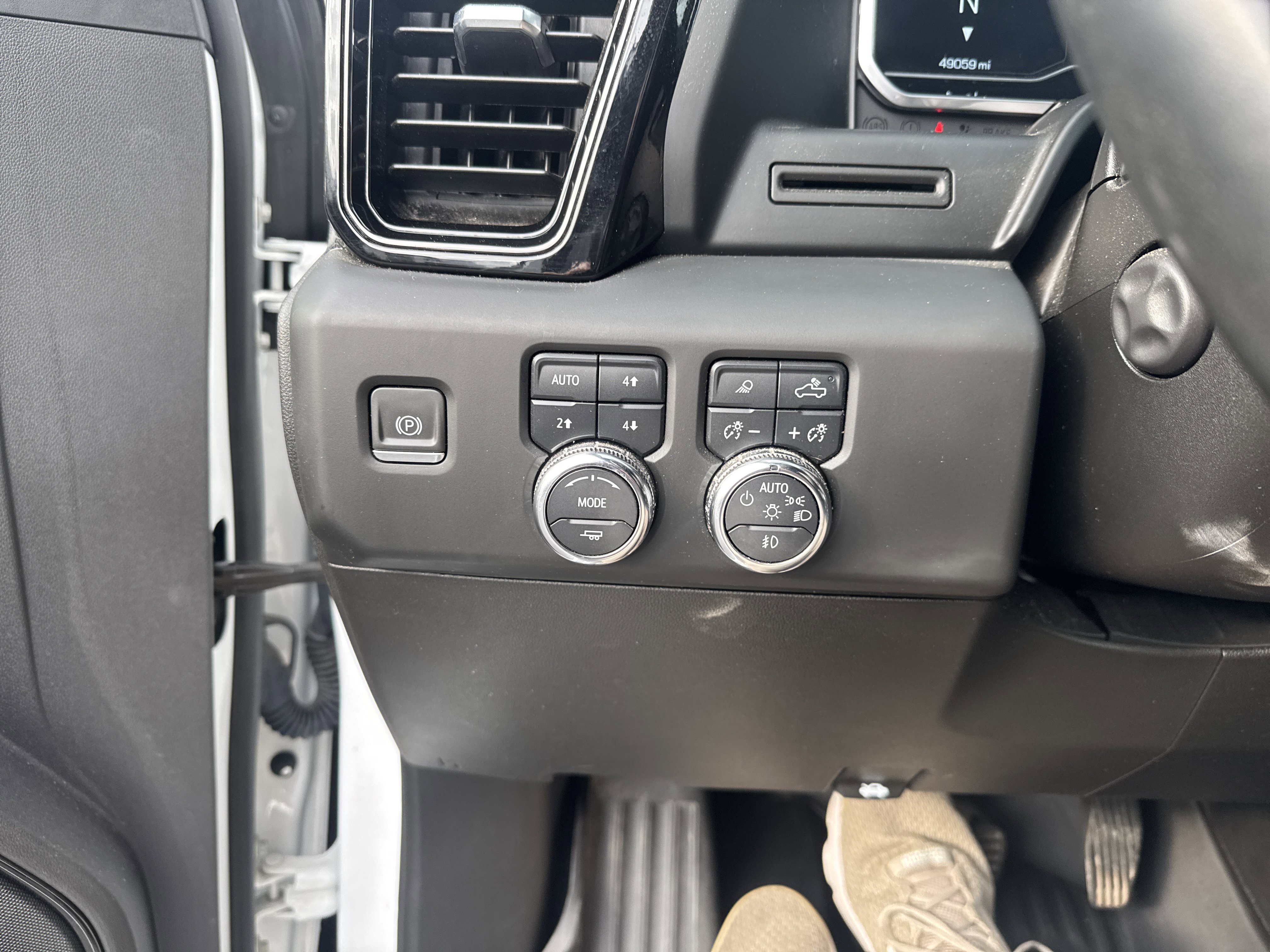 Used 2024 GMC Sierra 1500 AT4 w/ AT4 Preferred Package image 30