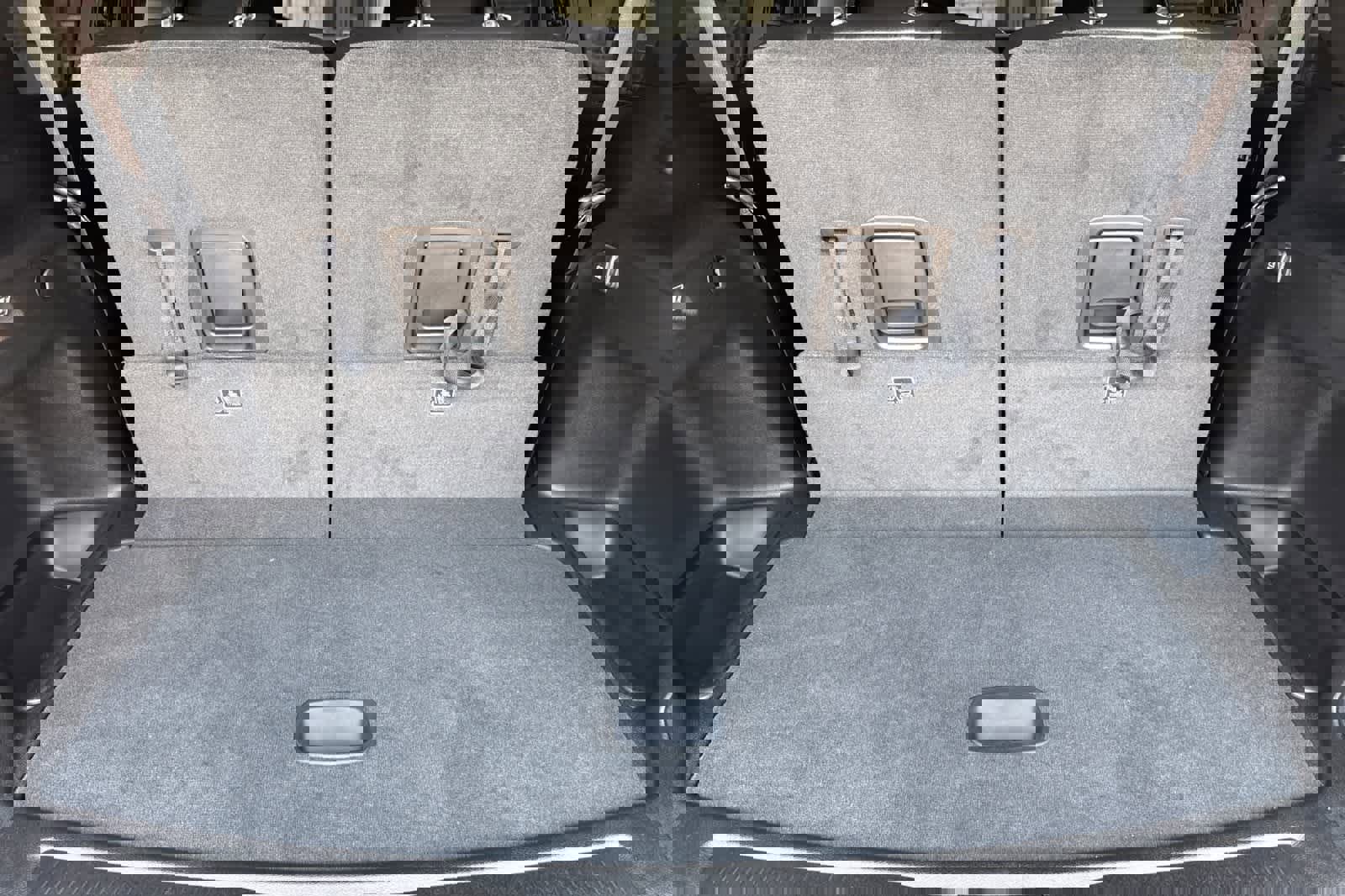 New 2025 Jeep Grand Cherokee L Limited w/ Black Appearance Package image 17