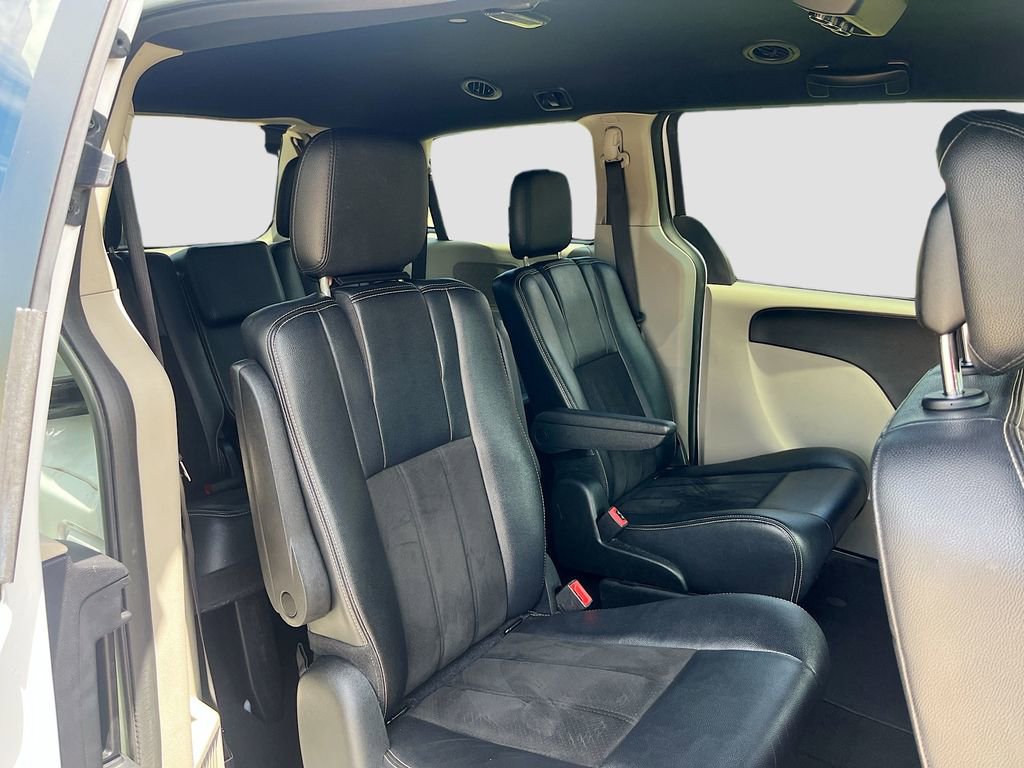 Used 2019 Dodge Grand Caravan SXT FWD image 26
