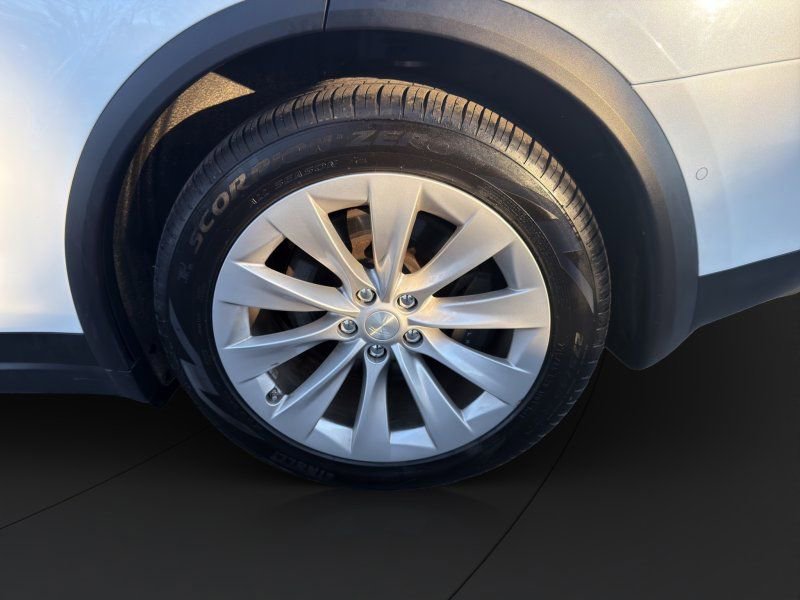 Used 2020 Tesla Model X Long Range AWD/4WD image 22