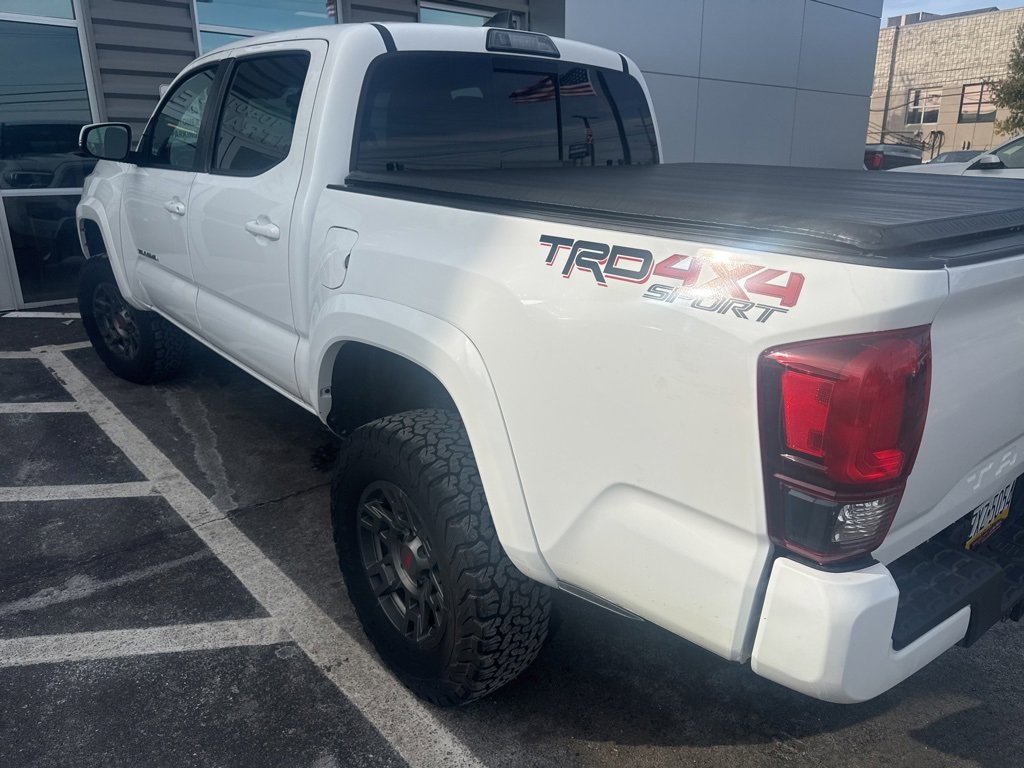 Used 2019 Toyota Tacoma TRD Sport image 7