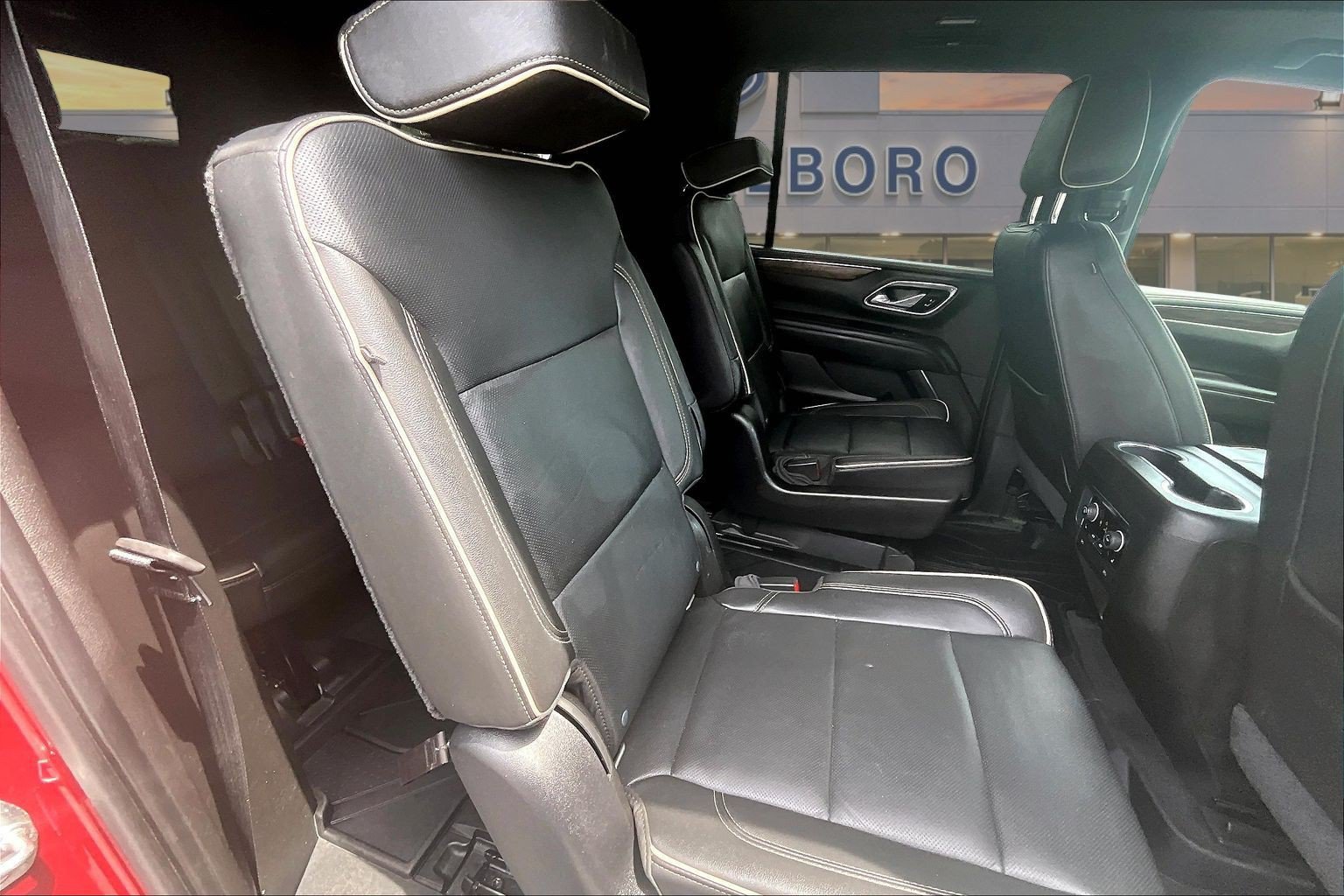 Used 2021 Chevrolet Suburban Premier w/ Premium Package AWD/4WD image 27
