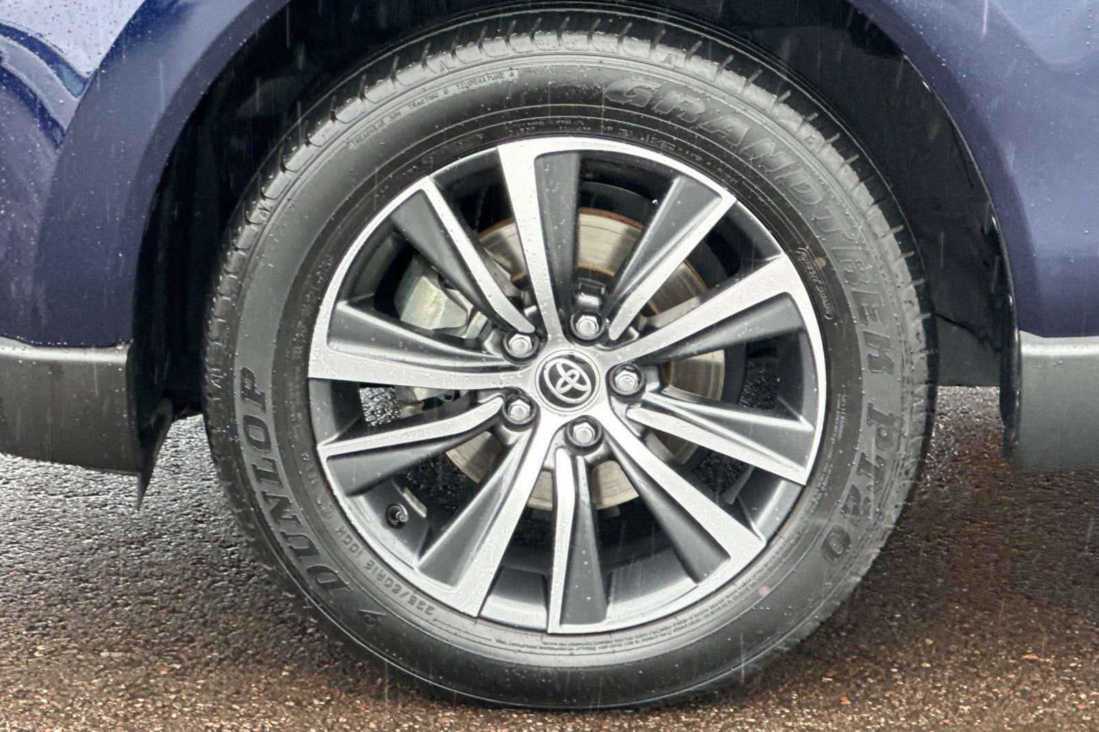 Used 2024 Toyota Venza LE image 24