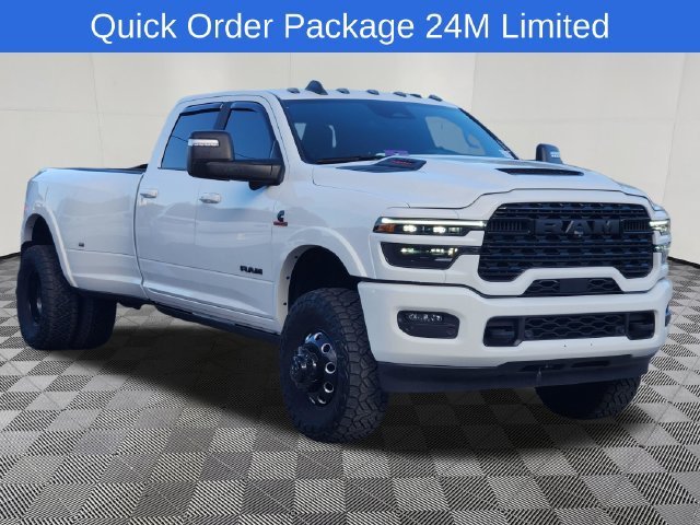 Used 2025 RAM 3500 Limited AWD/4WD image 3