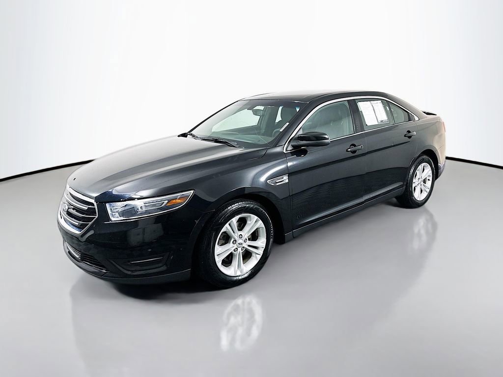 Used 2018 Ford Taurus SEL image 3