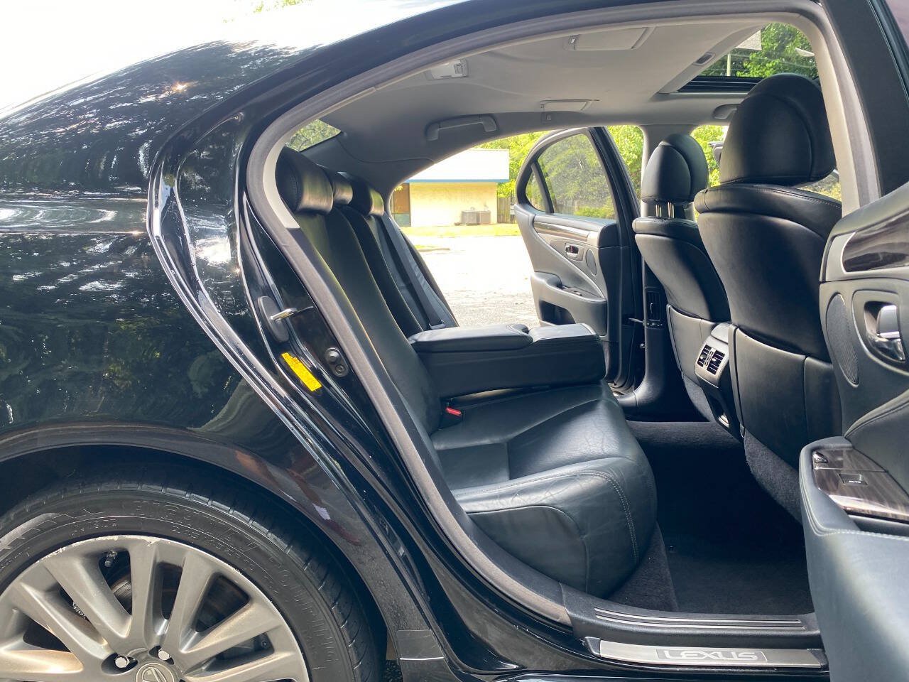 Used 2015 Lexus LS 460 w/ Comfort Package RWD image 50