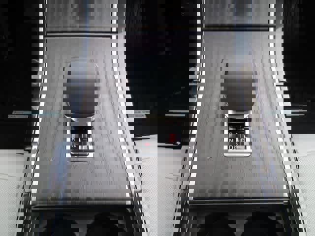 Used 2024 Land Rover Range Rover Evoque S image 25