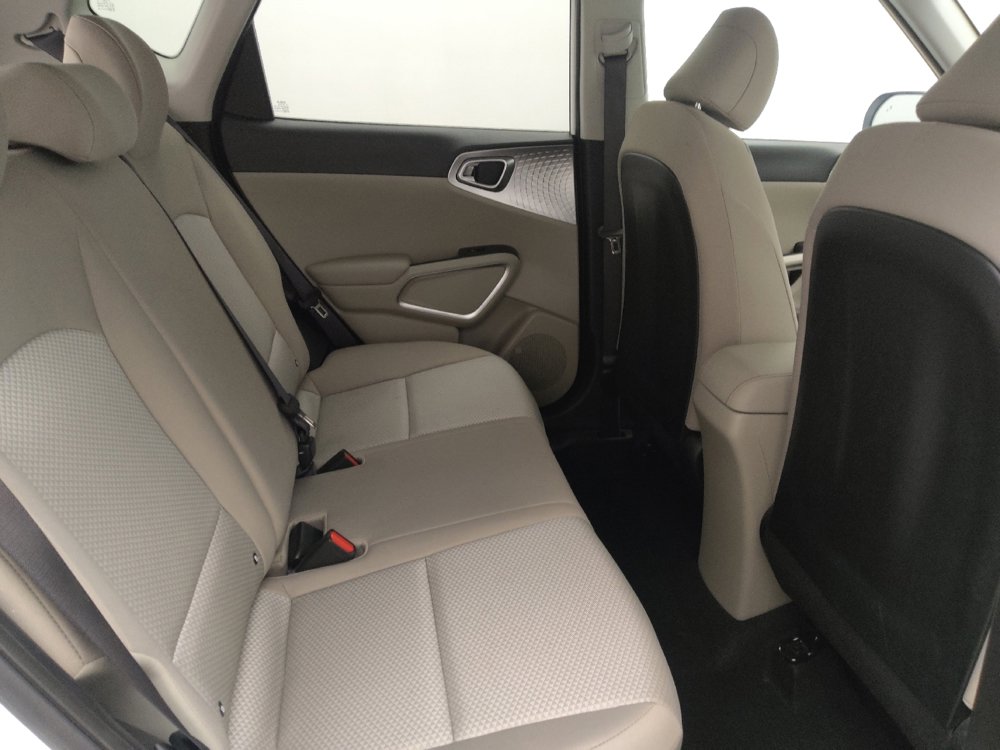 Used 2025 Kia Soul LX image 19