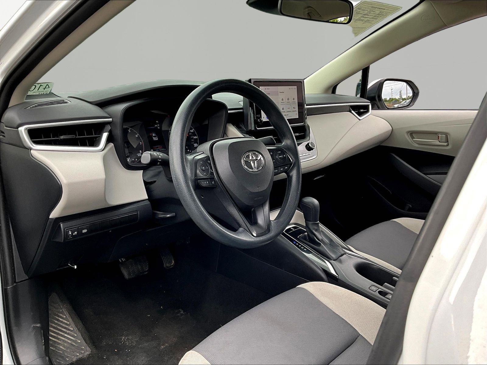 Used 2024 Toyota Corolla LE FWD image 16