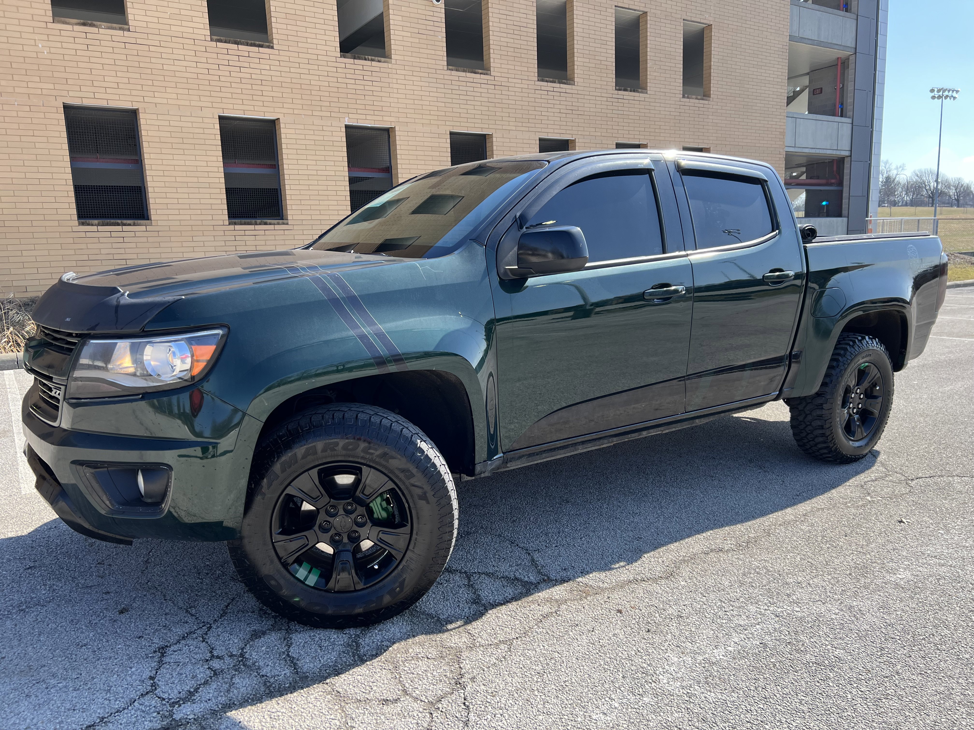 Used 2015 Chevrolet Colorado Z71 AWD/4WD image 2