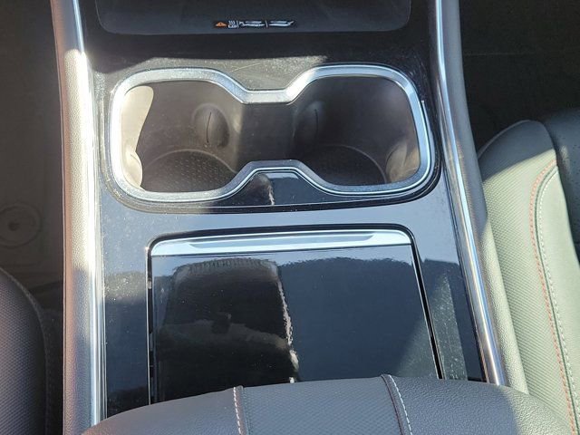 Used 2024 Chevrolet Traverse RS image 31