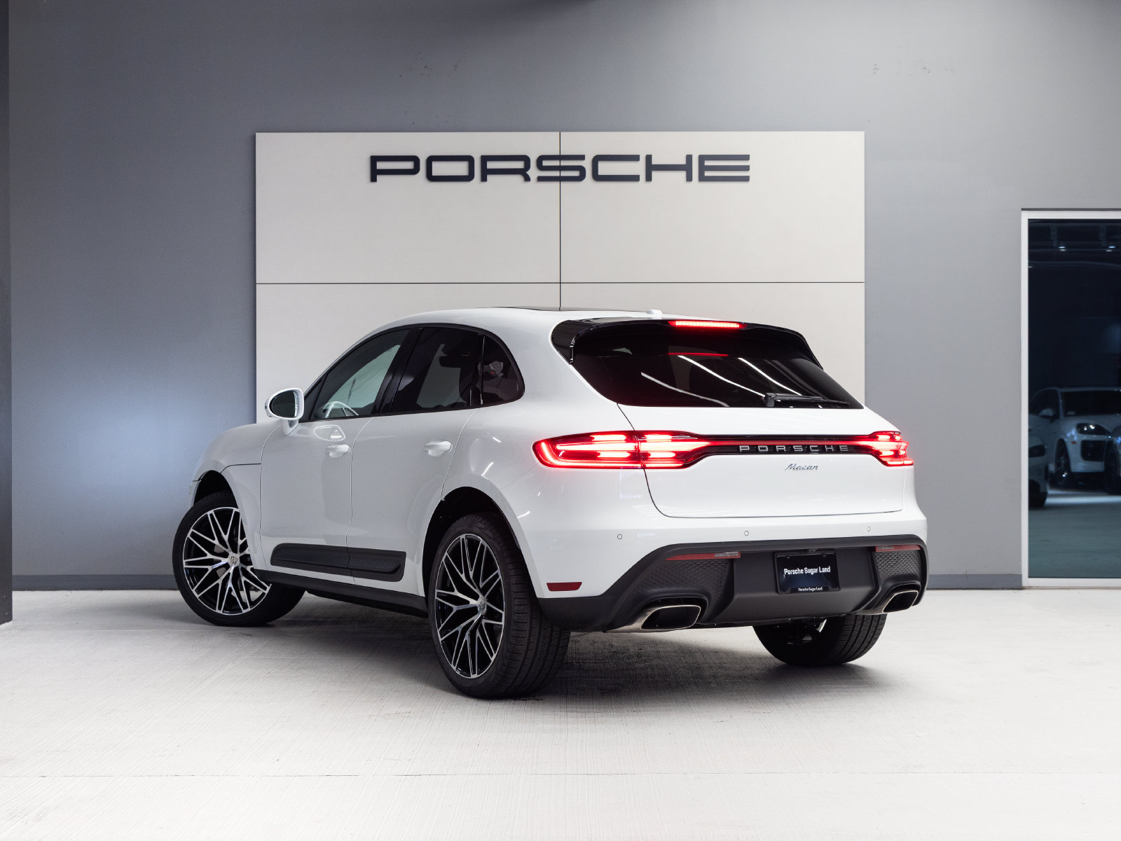 New 2026 Porsche Macan AWD/4WD image 3
