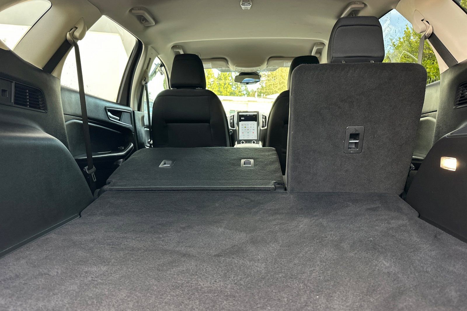 Used 2023 Ford Edge SE image 14