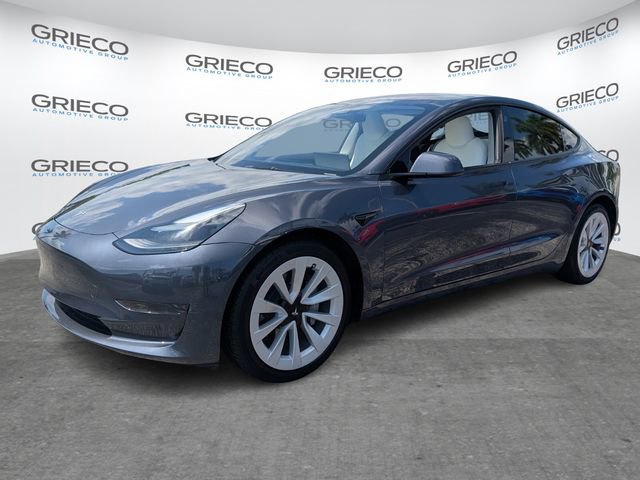Used 2023 Tesla Model 3 Standard Range image 3