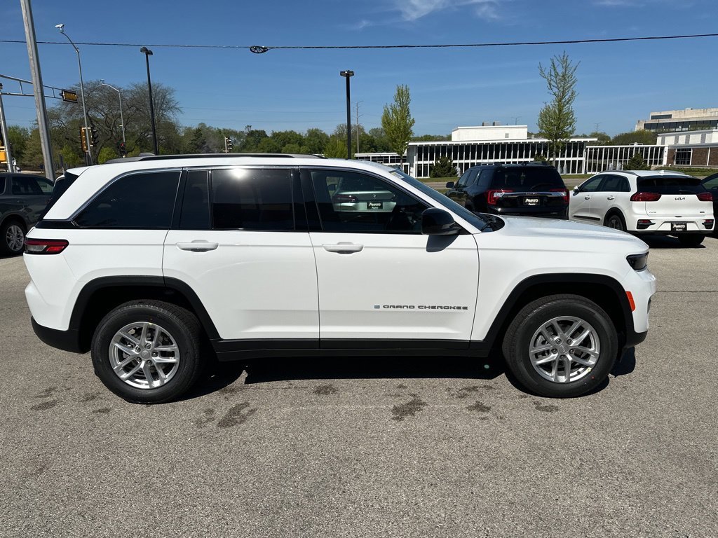 New 2026 Jeep Grand Cherokee Laredo X AWD/4WD image 4