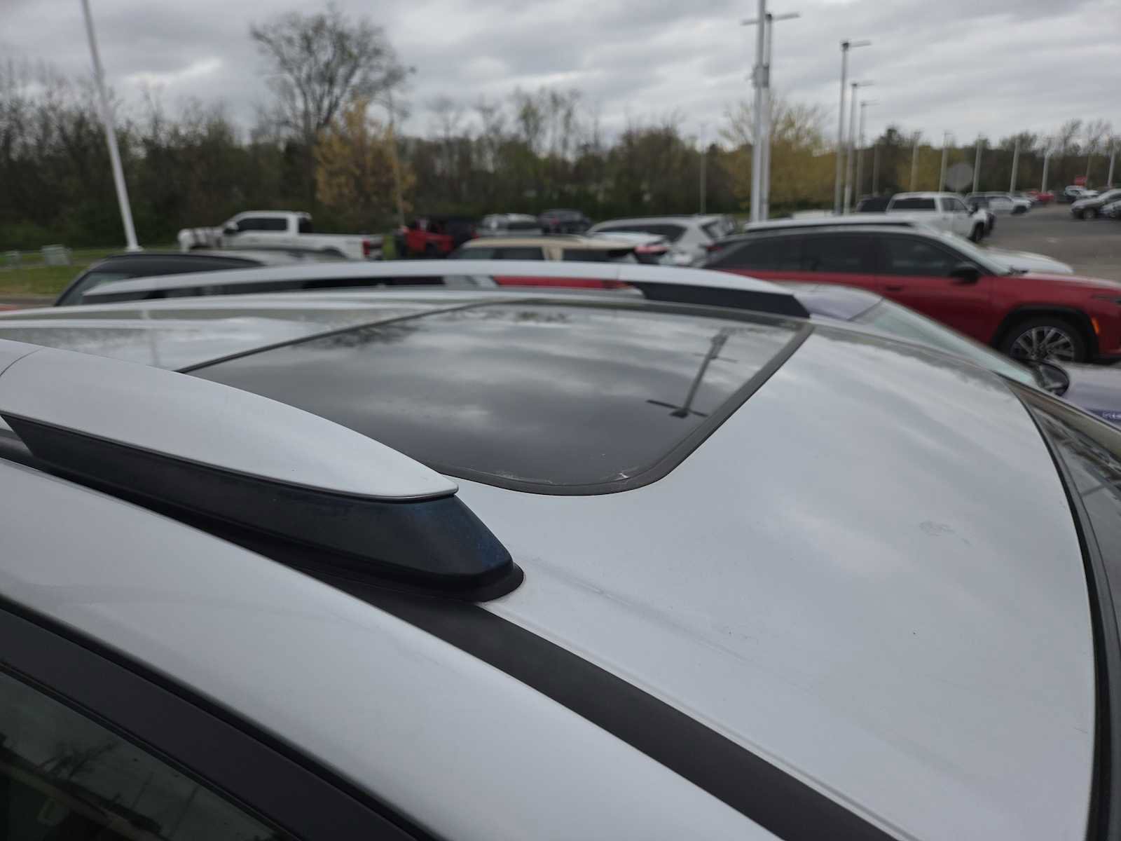 Used 2016 Toyota RAV4 XLE w/ Convenience Package image 3