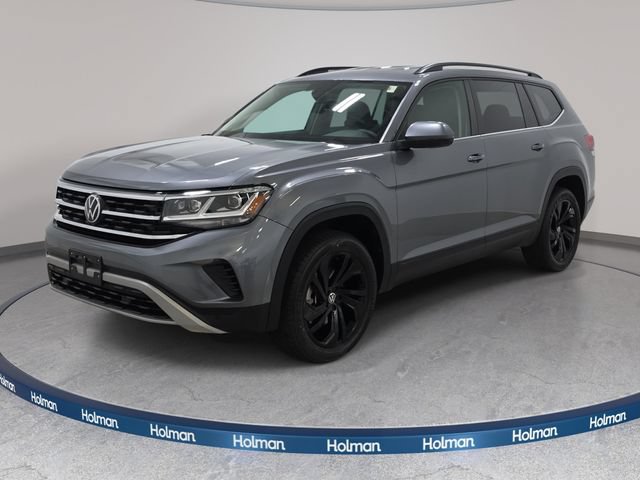 Used 2023 Volkswagen Atlas SE w/ Black Wheel Package