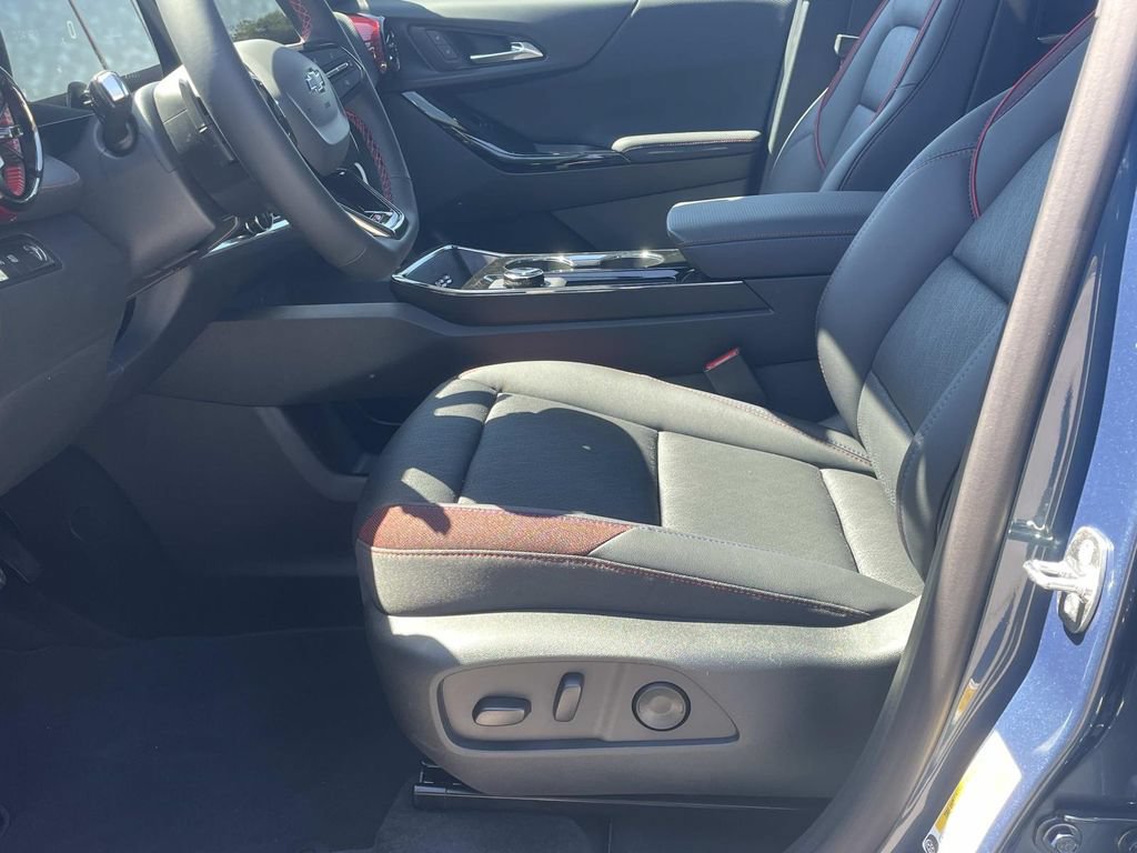 New 2026 Chevrolet Equinox RS w/ Convenience Package III FWD image 18