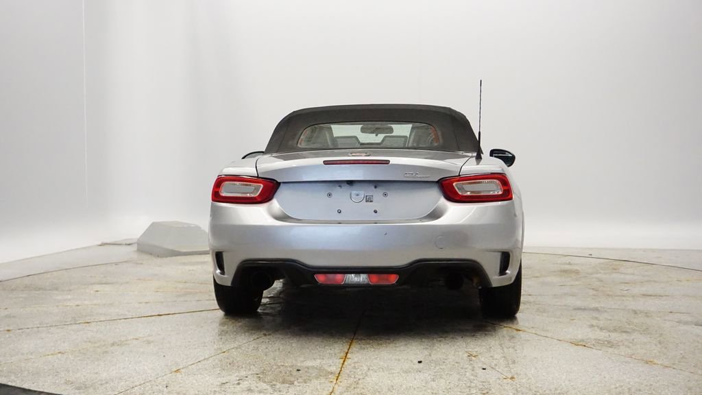 Used 2017 FIAT 124 Spider Abarth image 4
