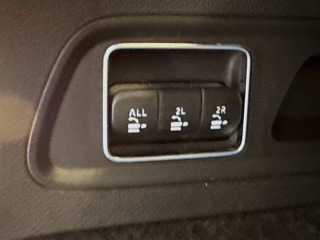 Used 2025 Mercedes-Benz GLS 450 4MATIC image 44