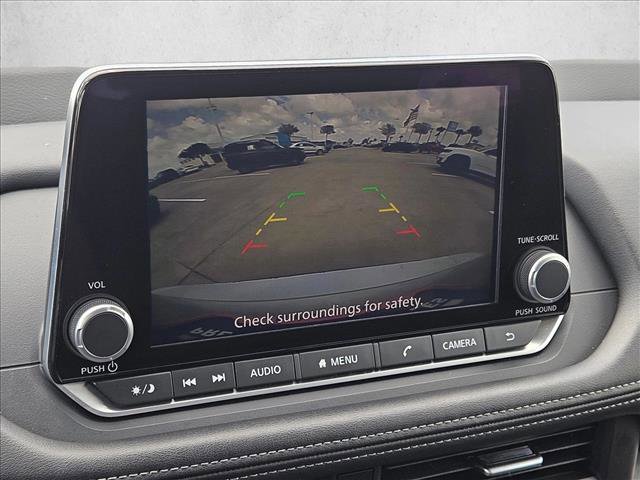 Used 2025 Nissan Rogue SV image 13