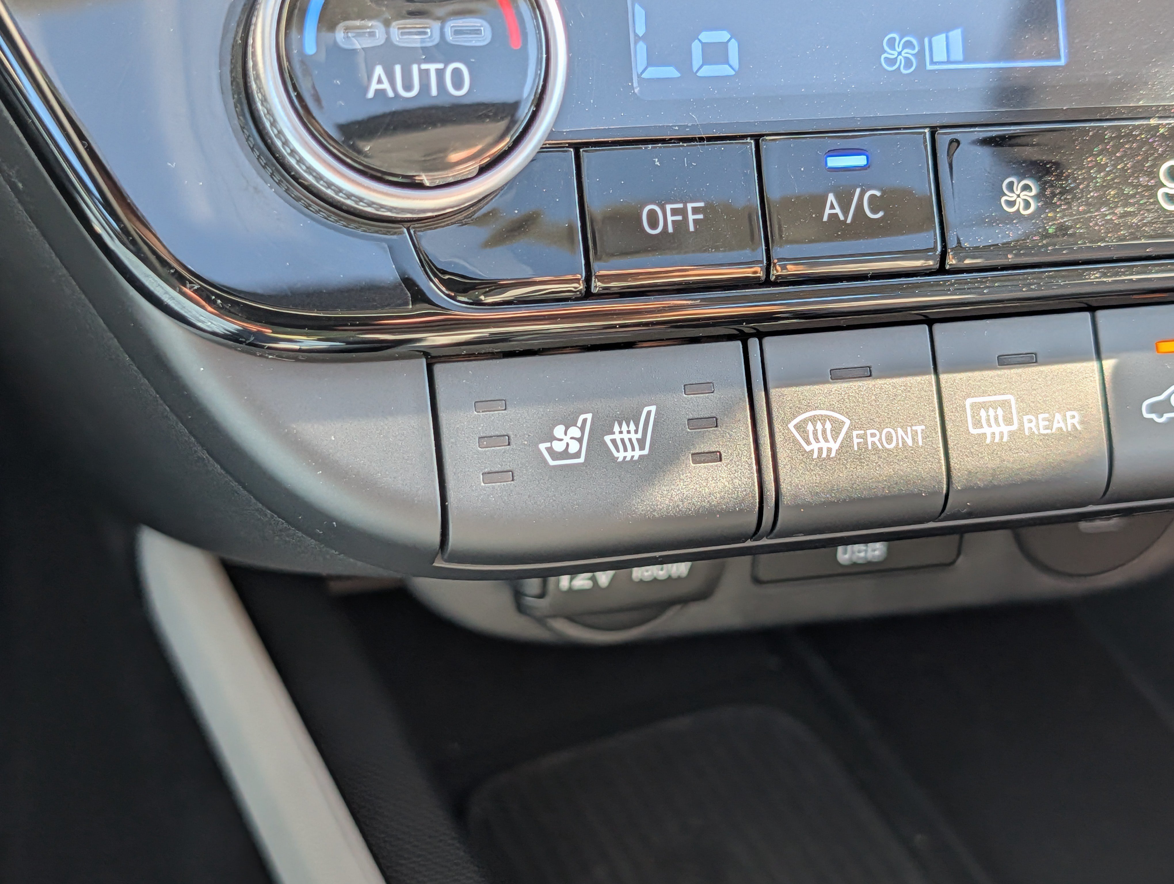 Certified 2026 Hyundai Elantra Limited FWD image 28