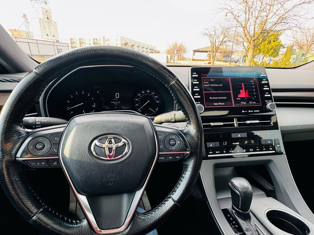 Used 2019 Toyota Avalon XLE w/ Moonroof Package image 14