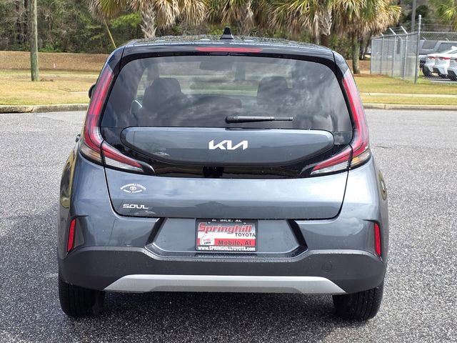 Used 2025 Kia Soul LX image 3