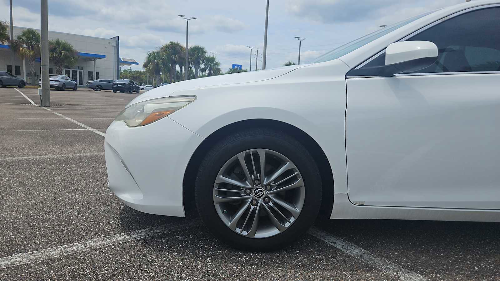 Used 2015 Toyota Camry SE FWD image 18
