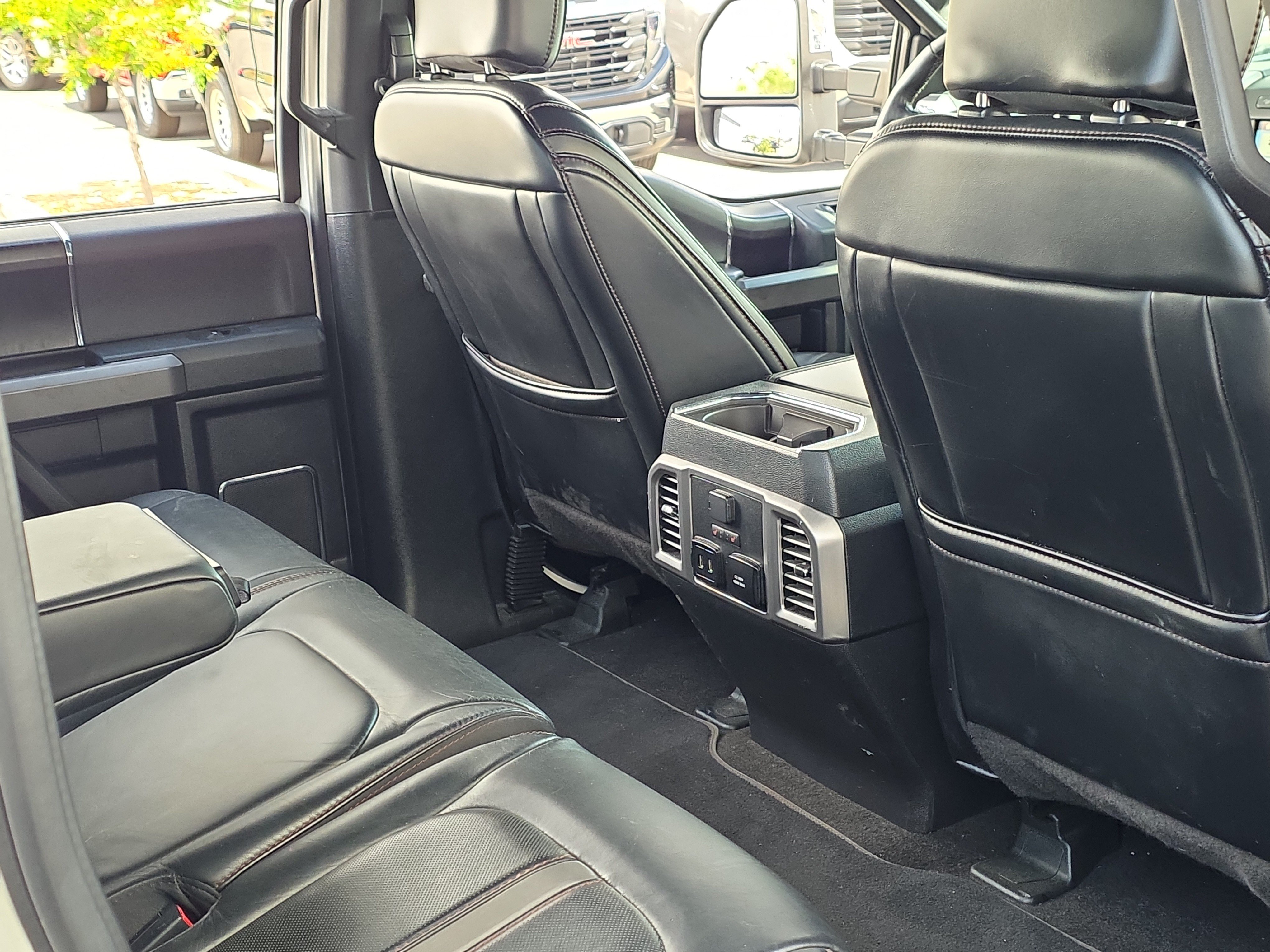 Used 2019 Ford F150 Platinum w/ Equipment Group 701A Luxury AWD/4WD image 30