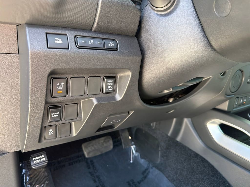 Used 2024 Nissan Frontier SV w/ SV Convenience Package image 18