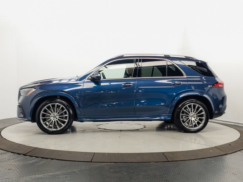 Used 2025 Mercedes-Benz GLE 450e 4MATIC w/ AMG Line Exterior image 4