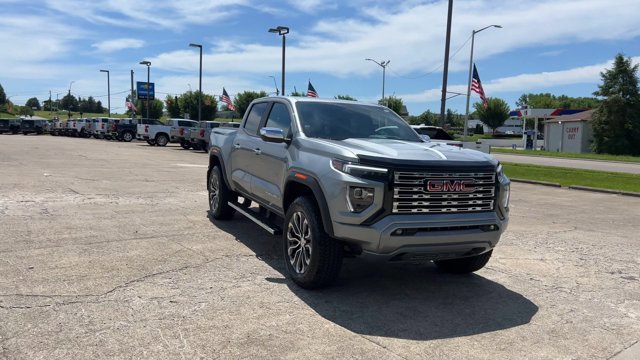 Used 2026 GMC Canyon Denali AWD/4WD image 3