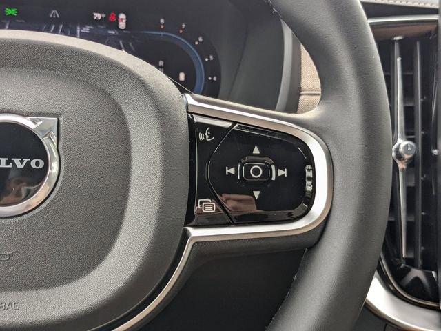 New 2025 Volvo XC90 B5 Plus w/ Protection Package Premier image 33
