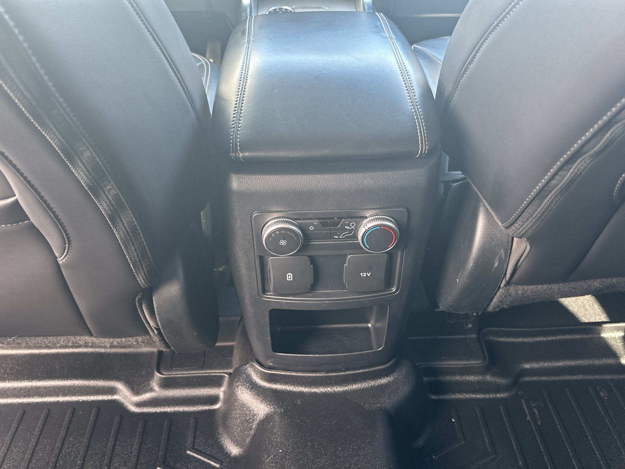 Used 2021 Ford Explorer XLT w/ Equipment Group 202A AWD/4WD image 9