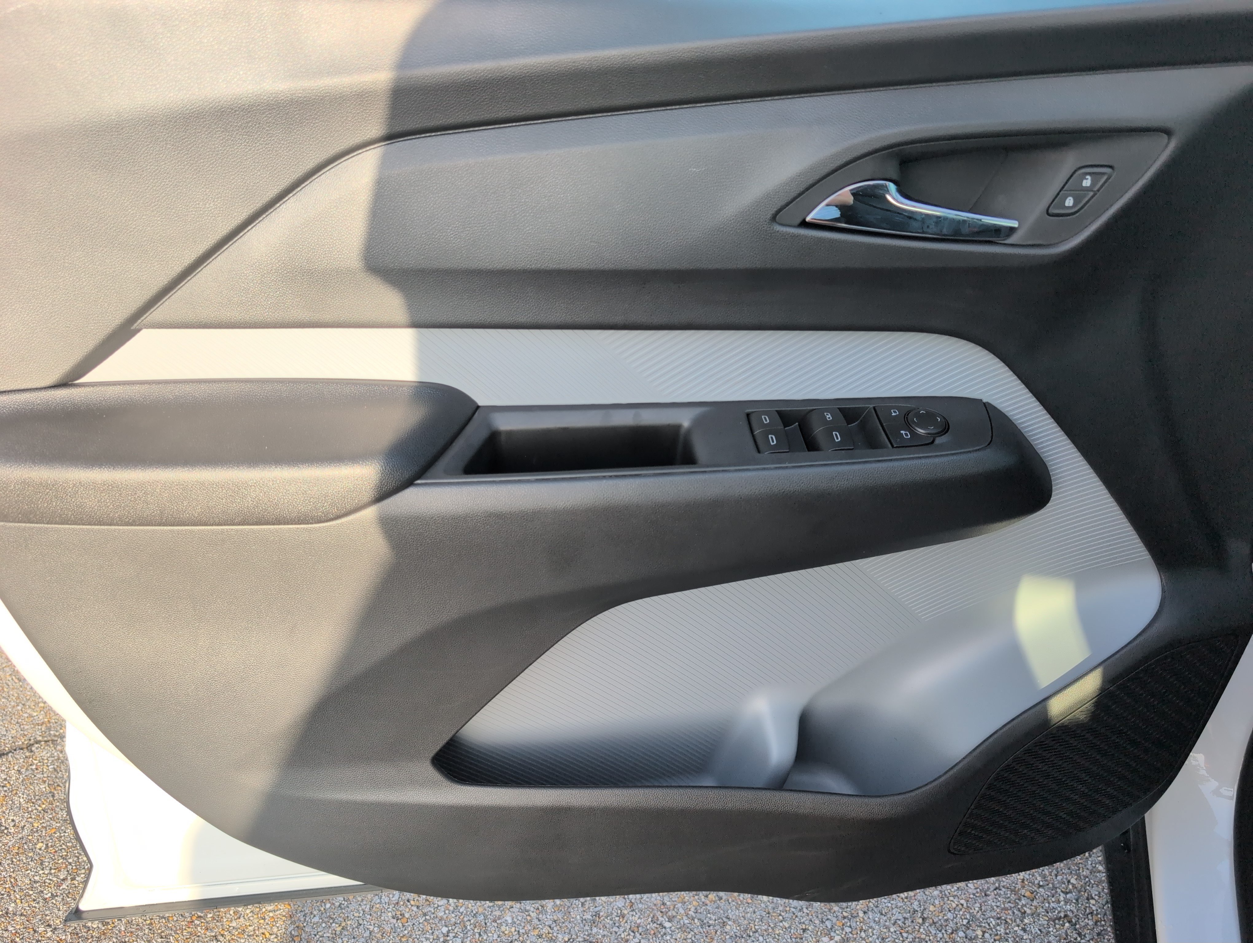 New 2027 Chevrolet Bolt LT w/ LPO, All-Weather Package FWD image 15