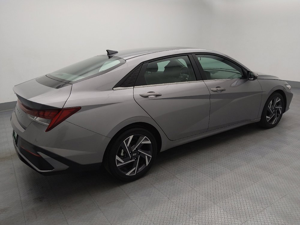 Used 2025 Hyundai Elantra SEL image 10